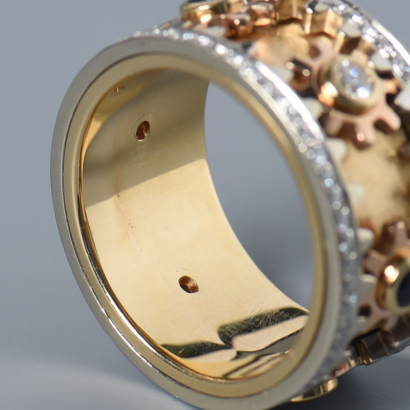 18k金镶钻扭转乾坤戒指-红掌柜