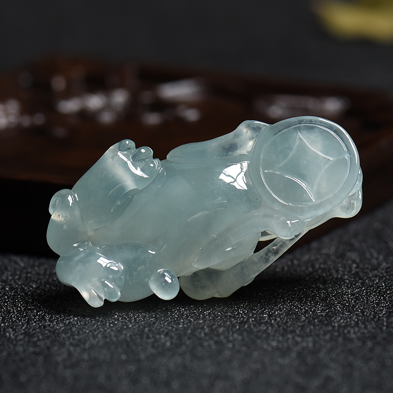 冰糯种翡翠貔貅-红掌柜