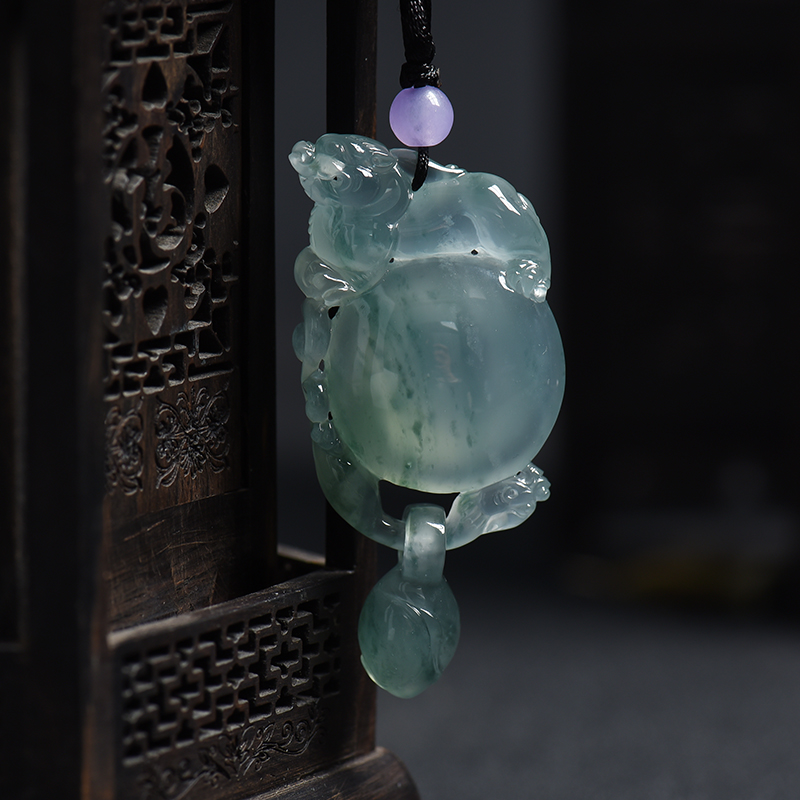 缅甸天然冰糯种飘蓝花翡翠貔貅挂件 - 红掌柜