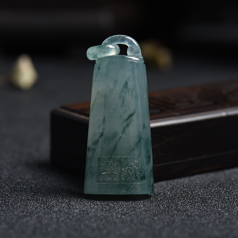 飘蓝花翡翠无事牌吊坠 - 红掌柜