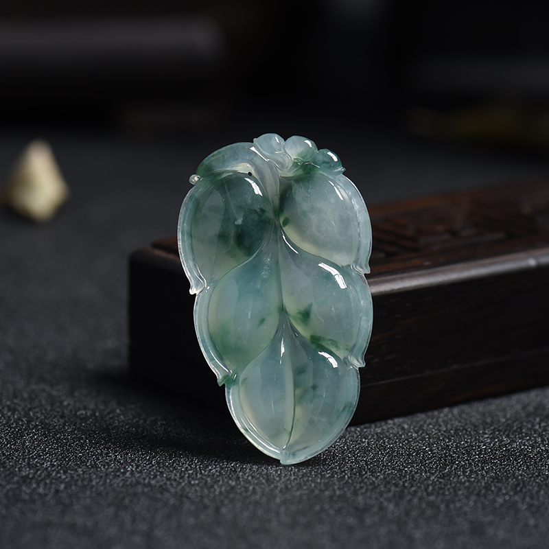 翡翠叶子挂件-红掌柜