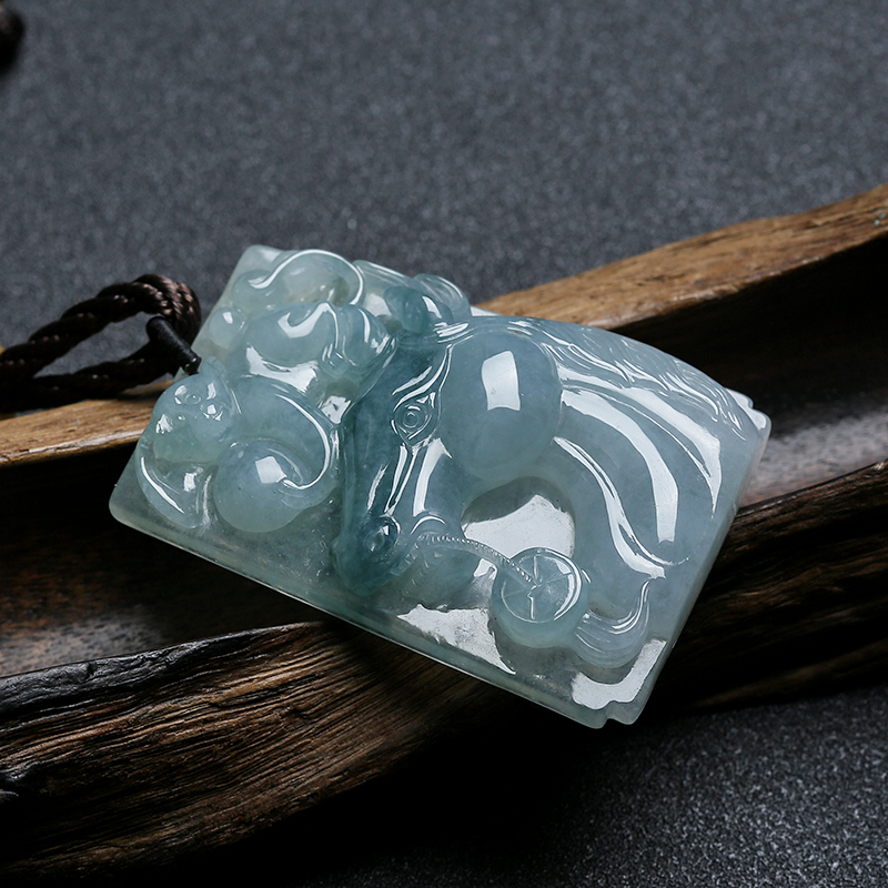 冰糯种翡翠马上封侯-红掌柜