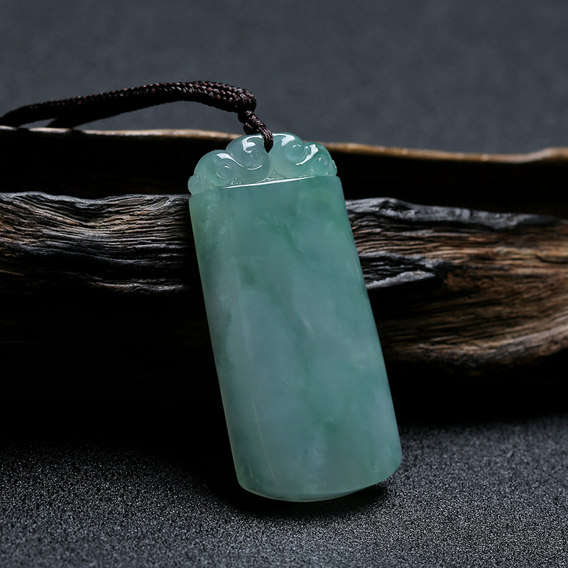 冰糯种翡翠无事牌挂件-红掌柜