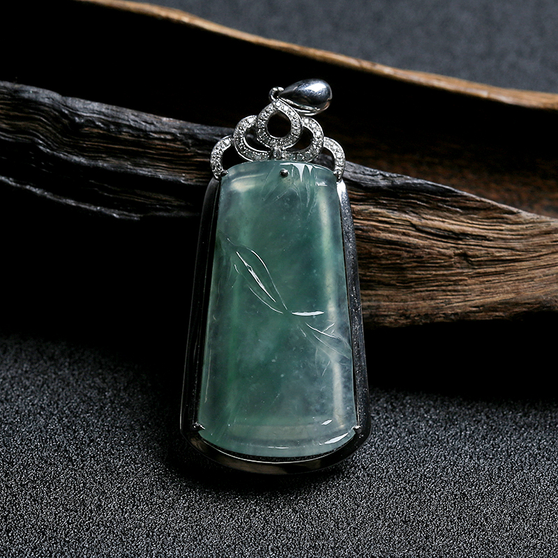 18K金镶钻冰糯种飘花竹节翡翠吊坠 - 红掌柜