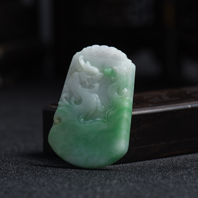 天然豆种飘花翡翠龙凤牌挂件-红掌柜