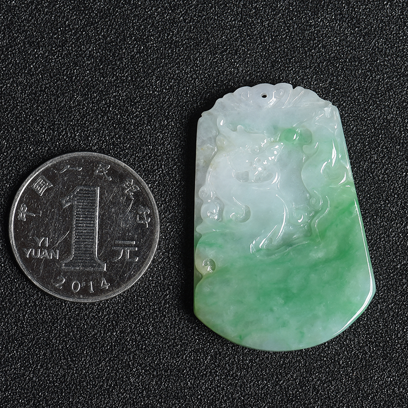 豆种飘花翡翠龙凤牌挂件-红掌柜