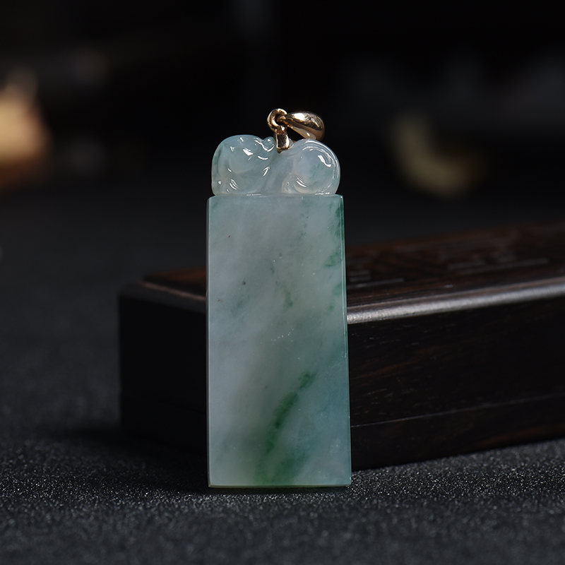 18K金扣冰糯种飘花翡翠无事牌挂件-红掌柜