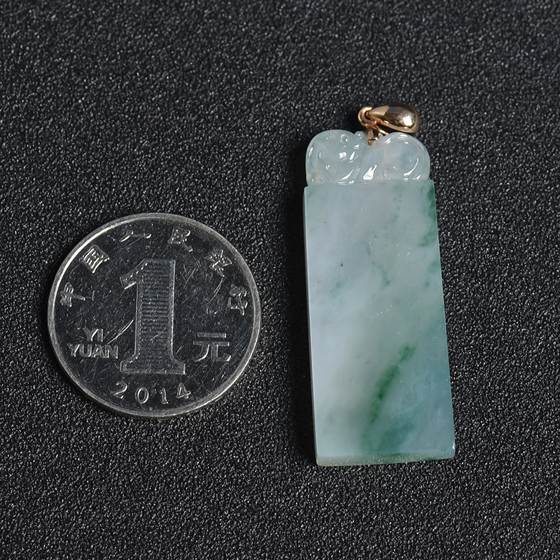 冰糯种飘花翡翠挂件-红掌柜