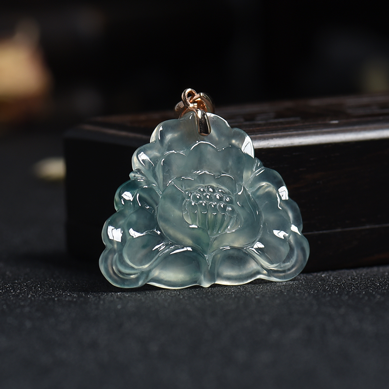 18K金扣飘花翡翠一品清廉挂件-红掌柜