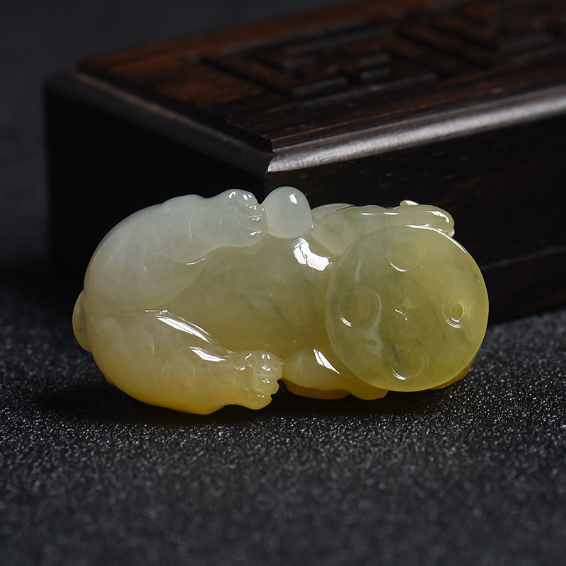 缅甸天然糯种黄翡挂件-红掌柜