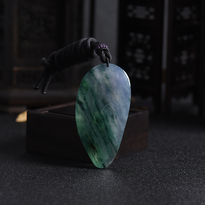 冰种翡翠伏魔吊坠 - 红掌柜