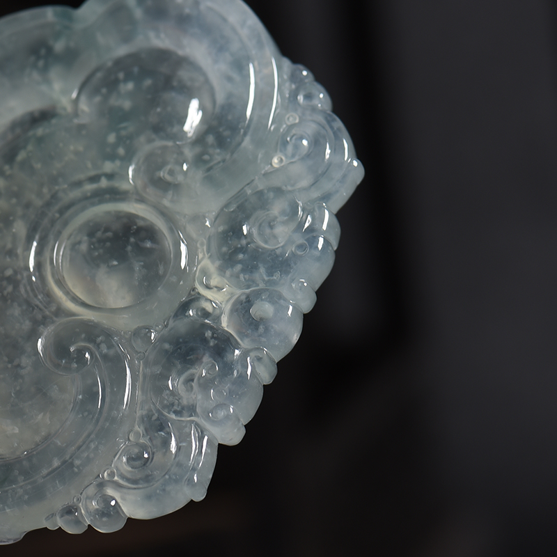 缅甸高冰种翡翠如意锁吊坠 - 红掌柜