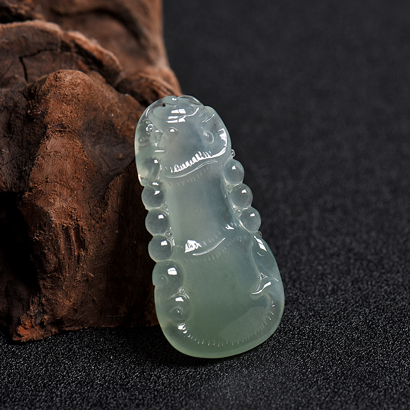 浅绿翡翠节节高升吊坠-红掌柜