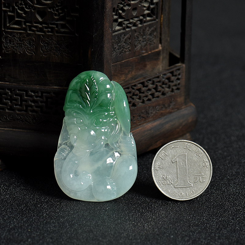 糯种飘翠翡翠象鼻神吊坠-红掌柜