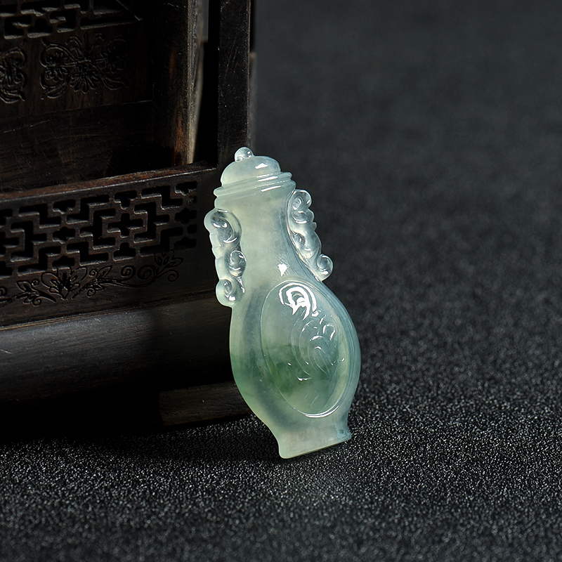 天然糯冰种飘花翡翠宝瓶吊坠-红掌柜