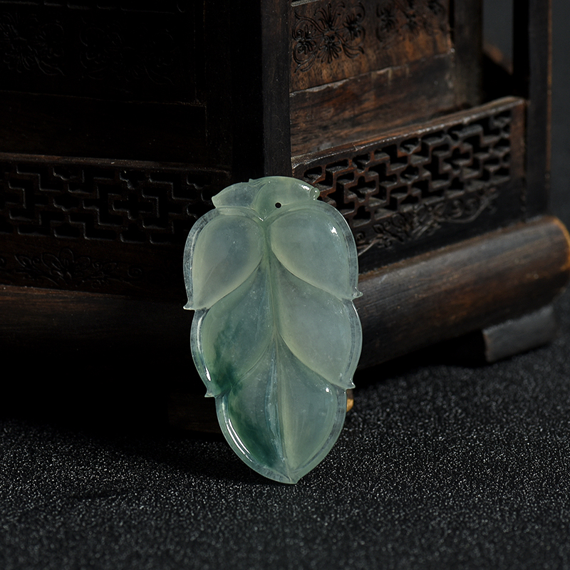 飘花翡翠金枝玉叶吊坠-红掌柜