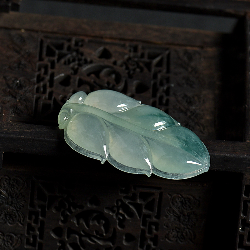 翡翠金枝玉叶吊坠-红掌柜