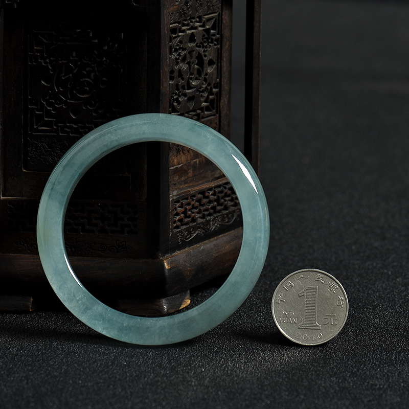 天然糯冰种飘花翡翠手镯-红掌柜