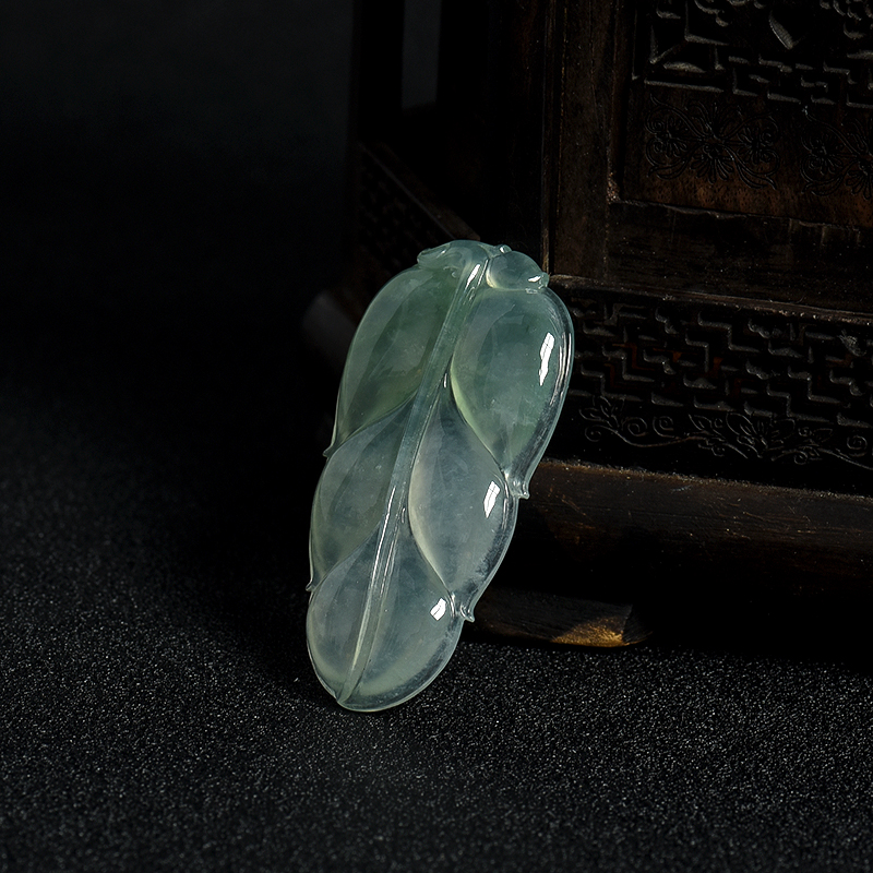 糯冰种飘花翡翠金枝玉叶吊坠-红掌柜