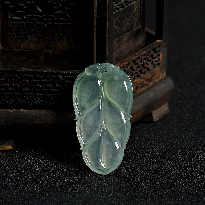 飘花翡翠金枝玉叶吊坠-红掌柜