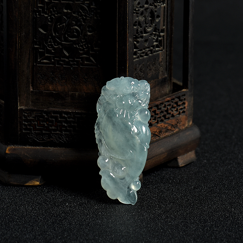 天然缅甸糯冰种翡翠辰龙吊坠-红掌柜