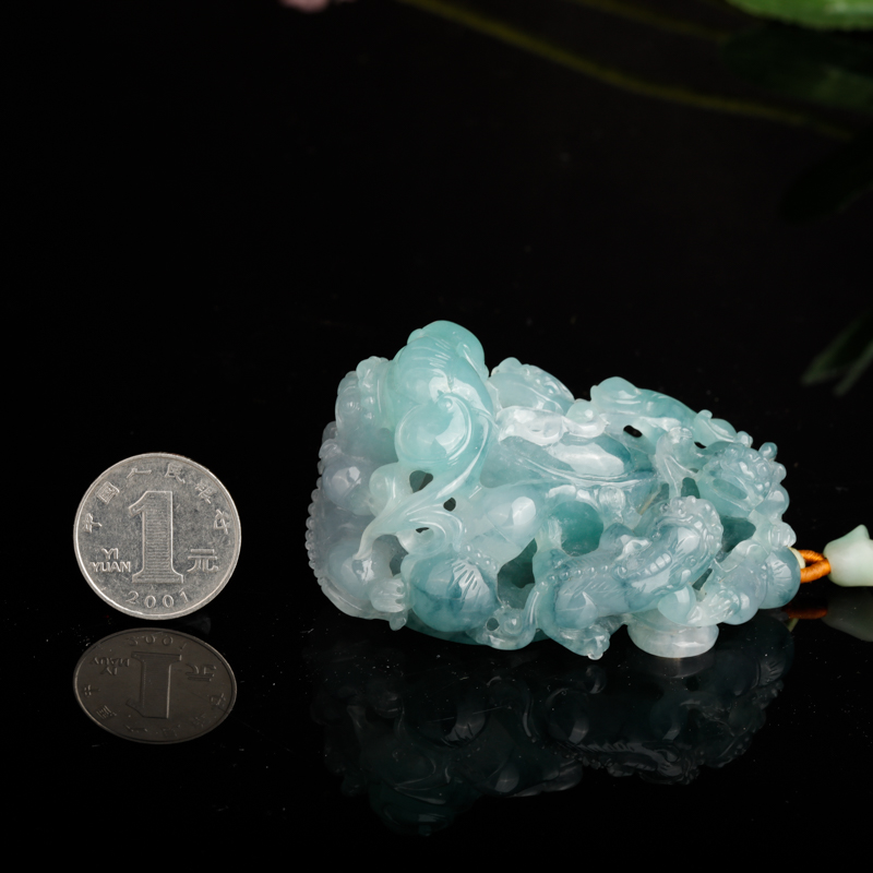 糯冰种蓝绿色翡翠手把件-红掌柜