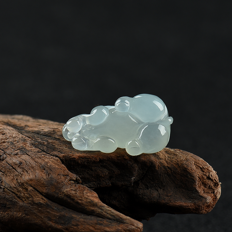 天然翡翠丑牛吊坠-红掌柜