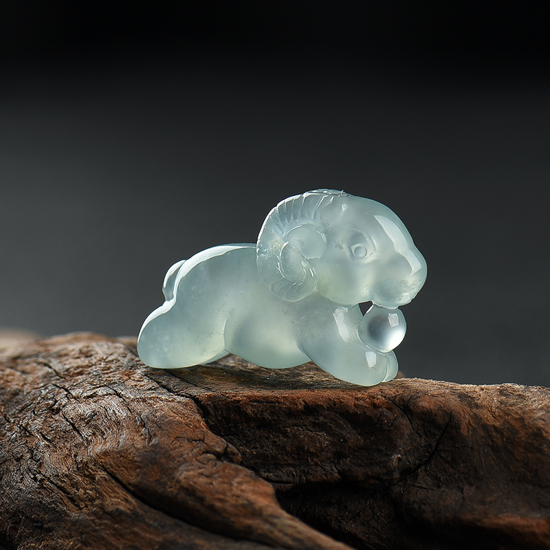 翡翠未羊吊坠-红掌柜