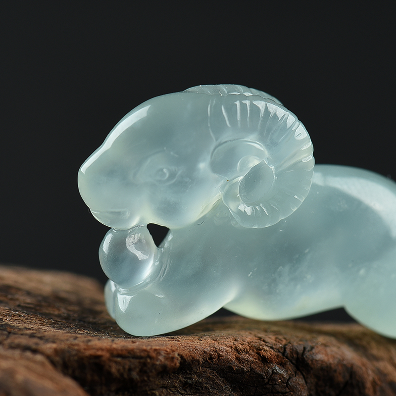 天然翡翠未羊吊坠-红掌柜