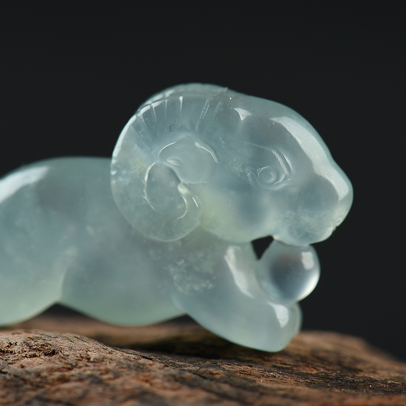 缅甸翡翠未羊吊坠-红掌柜