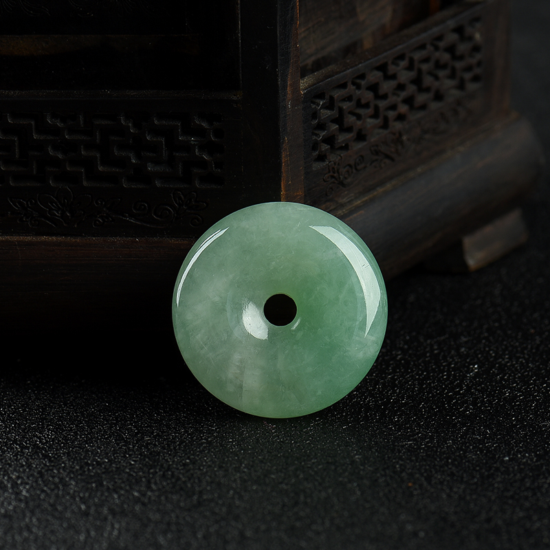 糯种浅绿翡翠平安扣吊坠-红掌柜