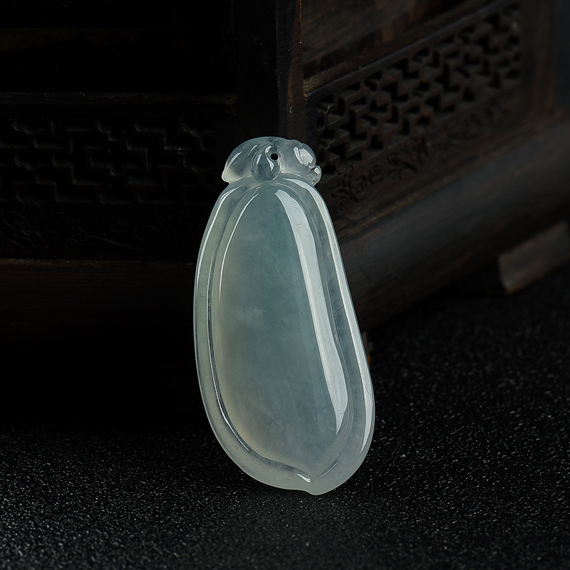 缅甸天然A货糯冰种浅绿翡翠福瓜吊坠-红掌柜