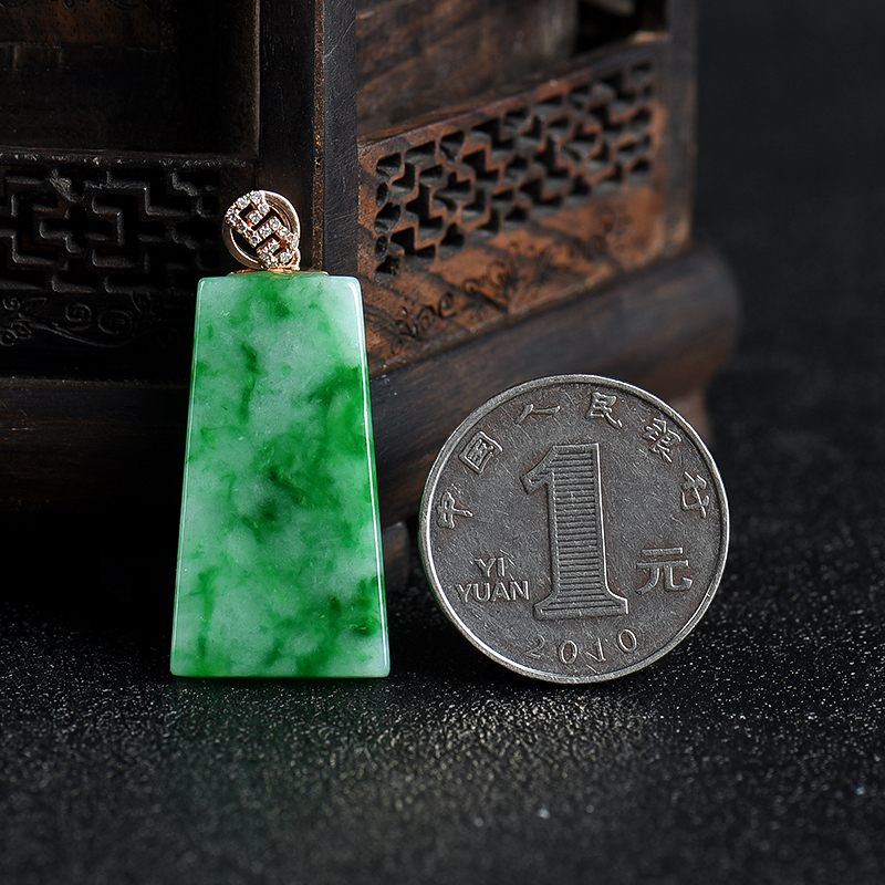 翡翠吊坠-红掌柜