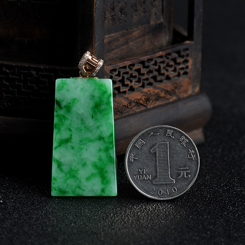 翡翠吊坠-红掌柜