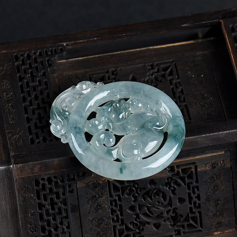 天然翡翠麒麟吊坠-红掌柜