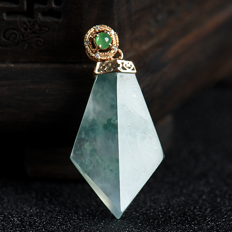 糯冰种翡翠吊坠-红掌柜