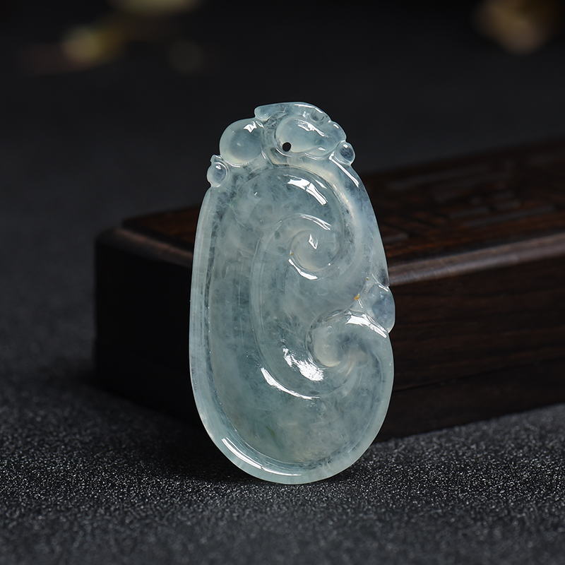 缅甸天然浅绿翡翠如意吊坠-红掌柜