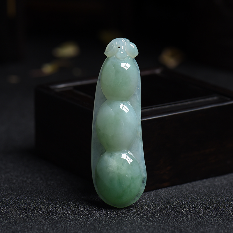 缅甸天然糯种浅绿翡翠四季豆吊坠-红掌柜