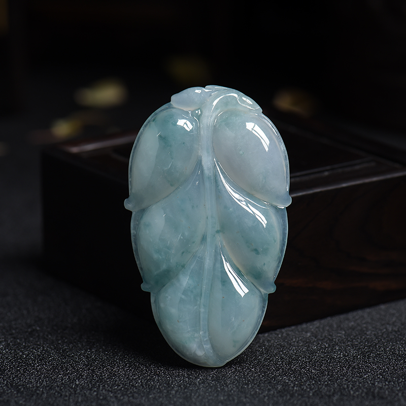 缅甸天然糯种飘花翡翠叶子吊坠-红掌柜
