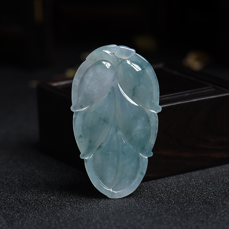 缅甸天然飘花翡翠叶子吊坠-红掌柜