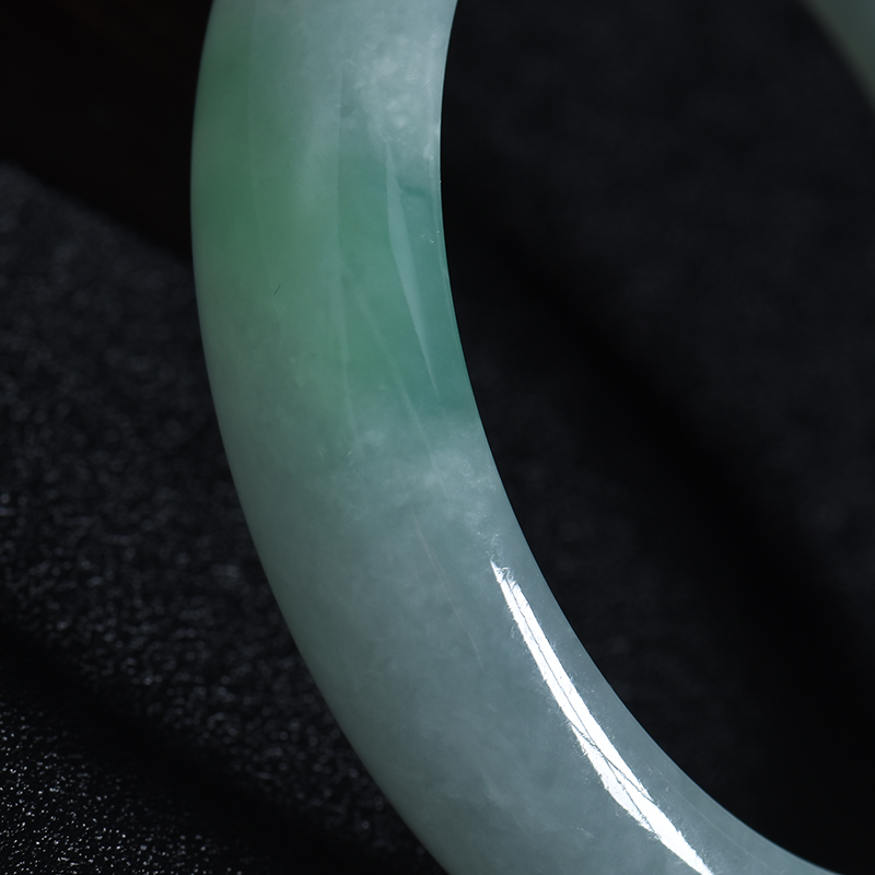 飘翠翡翠手镯-红掌柜