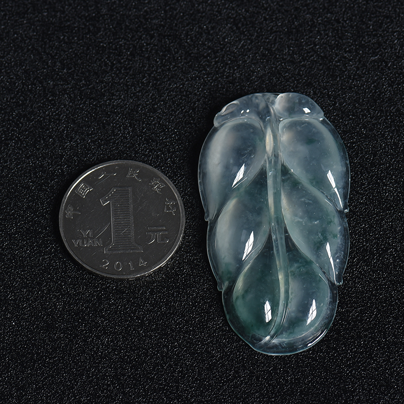 糯冰种翡翠吊坠-红掌柜