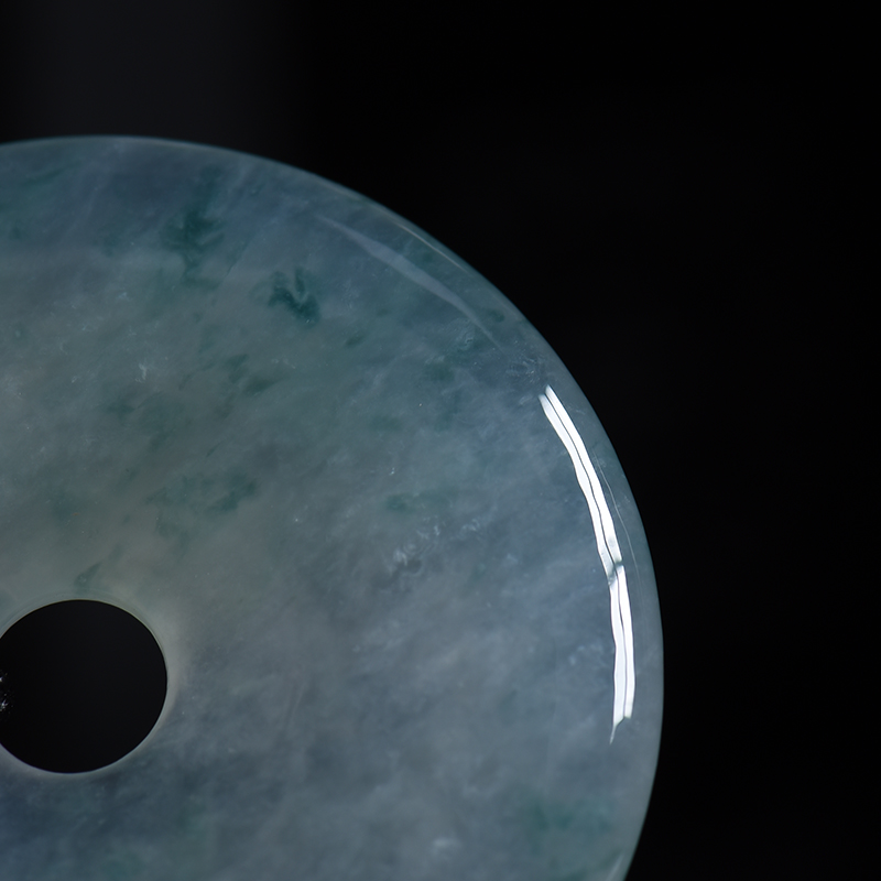 糯冰种飘花翡翠吊坠-红掌柜