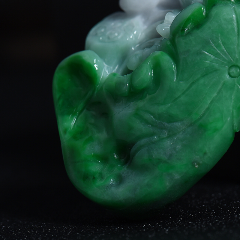 天然翡翠年年有余吊坠-红掌柜