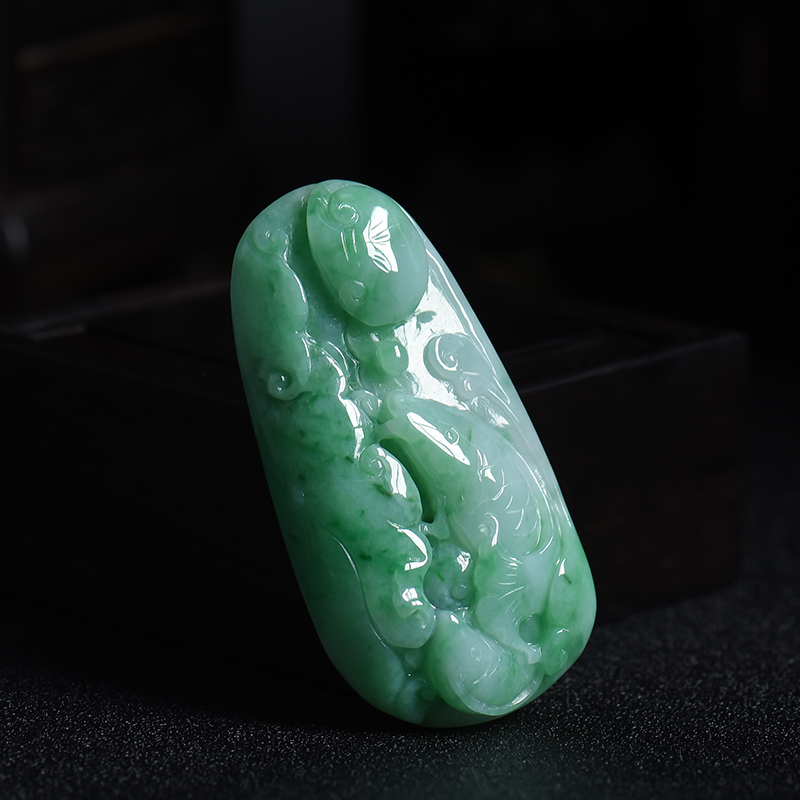 糯种翡翠年年有余吊坠-红掌柜