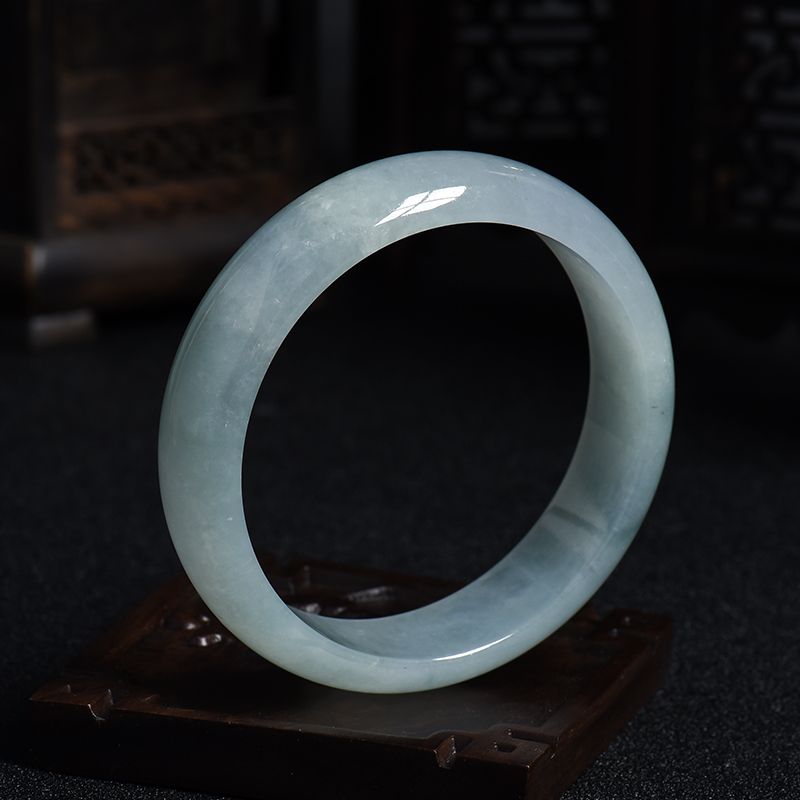 缅甸天然糯种浅绿翡翠手镯-红掌柜