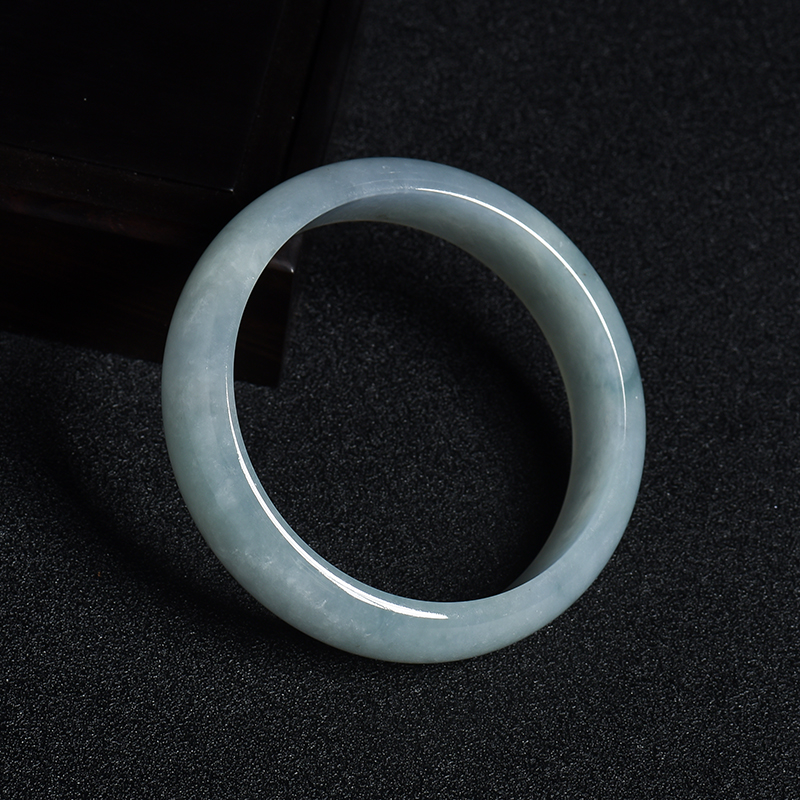 缅甸天然浅绿翡翠手镯-红掌柜