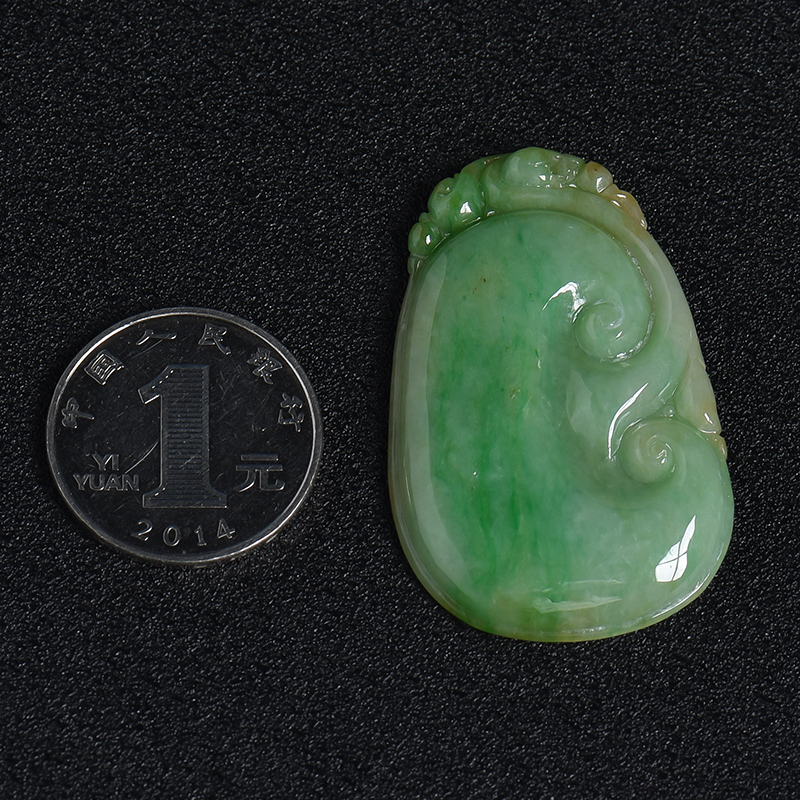 豆种飘翠翡翠吊坠-红掌柜