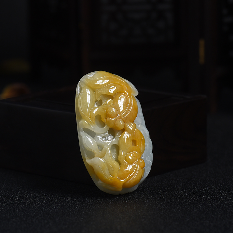 缅甸糯种俏色翡翠连年有余吊坠-红掌柜