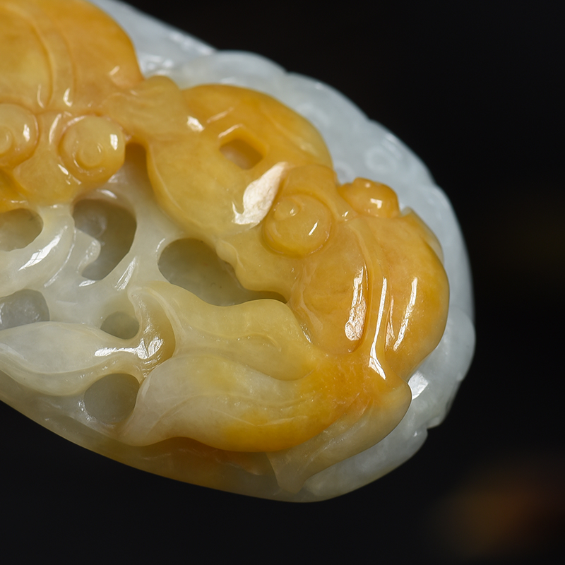 缅甸天然糯种俏色翡翠吊坠-红掌柜